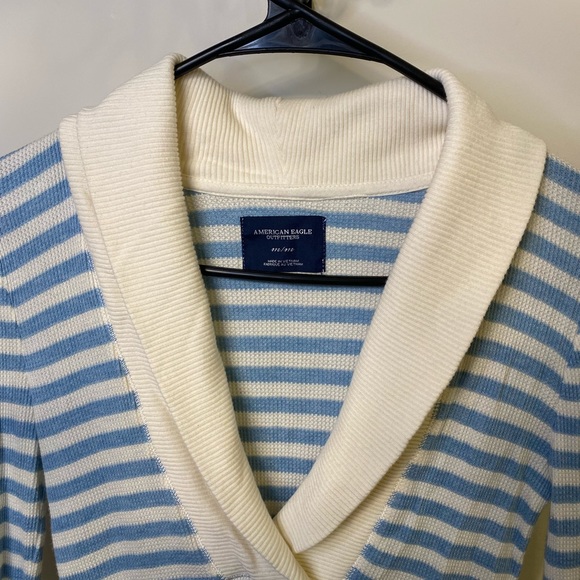 American Eagle Blue and Cream Collared V-Neck Striped Sweater Women’s Size M - Picture 7 of 11